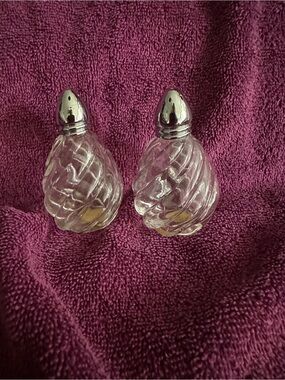 Irice Spiral Salt & Pepper Shakers
